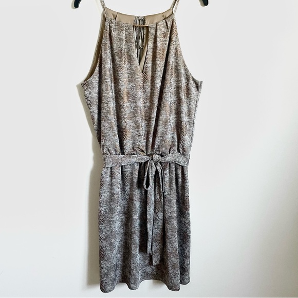 White House Black Market Keyhole Neck Blouson Mini Dress In Snake Bronze Foil L - Picture 2 of 12